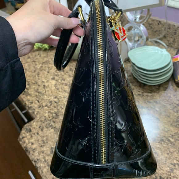 Louis Vuitton Handbag - Picture 10 of 13